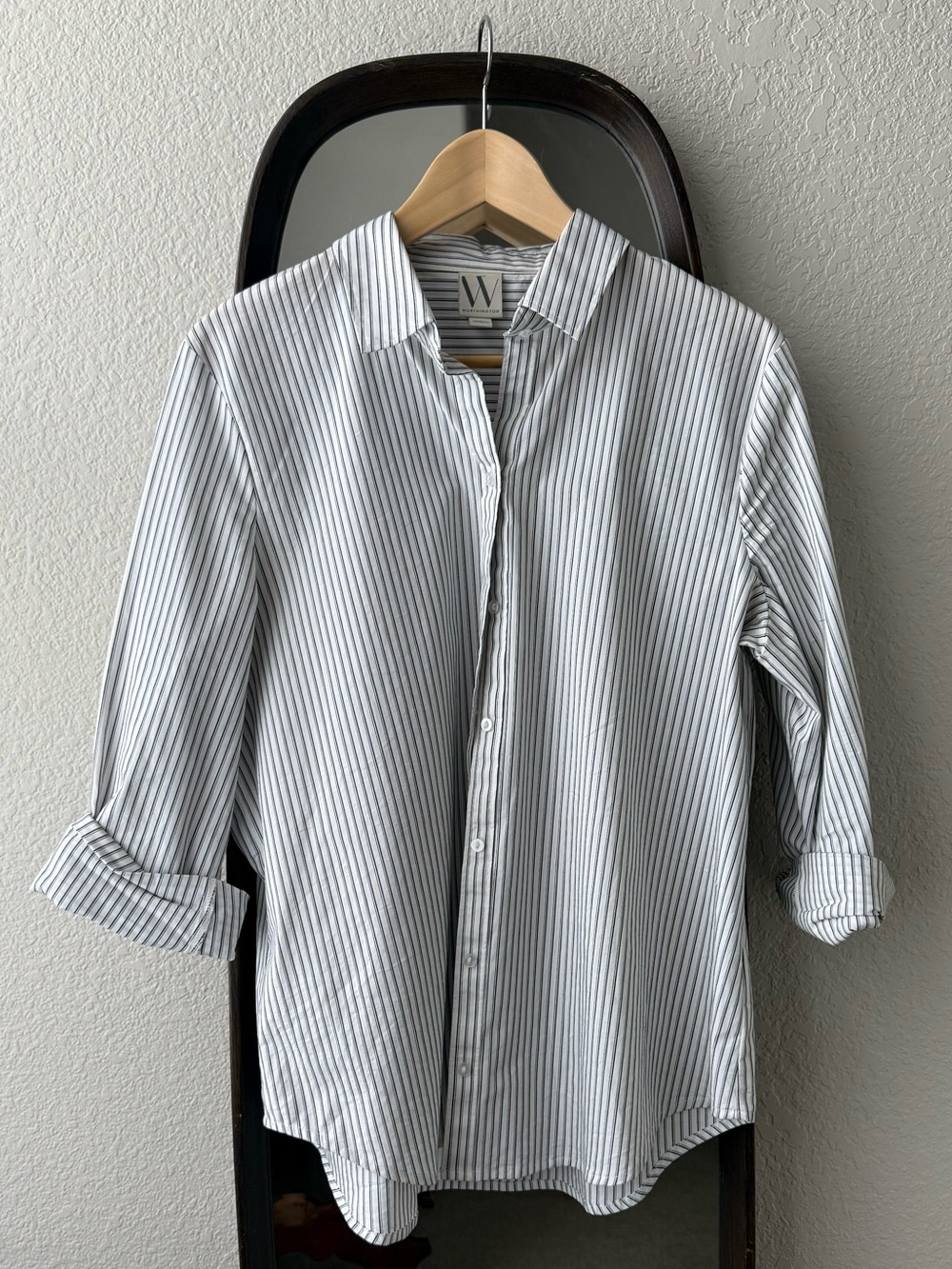 Worthington White Navy Pinstripe Button Down Shirt Long Sleeve Stretch Size L